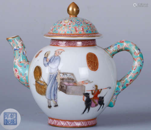 A FIGURE PATTERN PORCELAIN TEAPOT