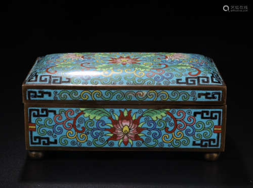 AN ENAMELED BRONZE BOX WITH LOTUS PATTERNS AND COVER