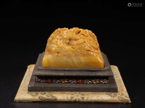 A SHOUSHAN TIANHUANG STONE SEAL OF DRAGON