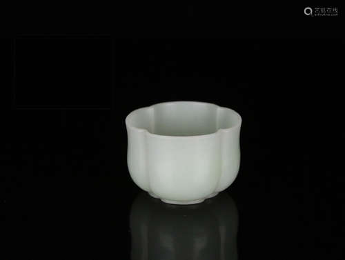 A HETIAN JADE TEA CUP