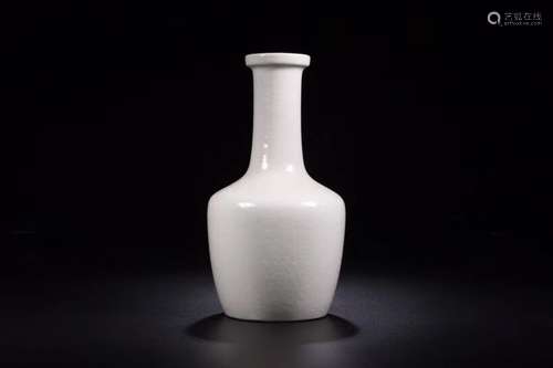 A CELADON GLAZE BOTTLE VASE, QIANLONG MARK