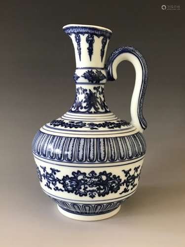 A BLUE AND WHITE WINE POT, QIANLONG MARK