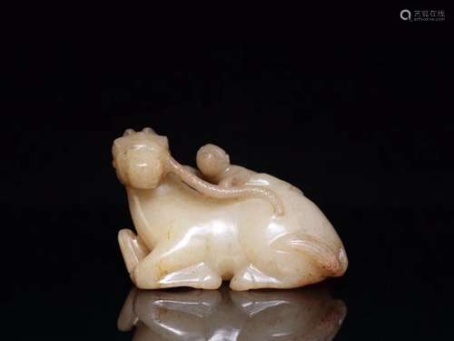 A HETIAN JADE CARVED ORNAMENT