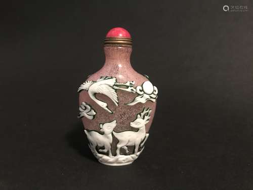 A PINK PEKING GLASS SNUFF BOTTLE