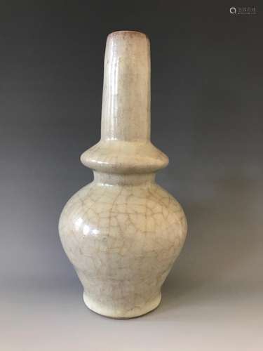 A GUAN YAO VASE