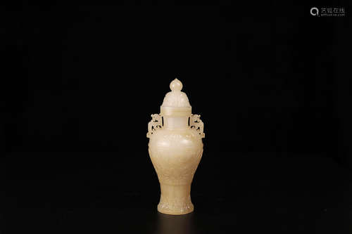 A HETIAN JADE BOTTLE OF BERGAMOT PATTERN