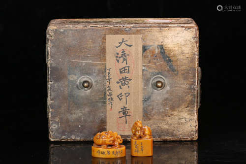 A SET OF TIANHUANG STONE SEALS OF STORY SHAPED