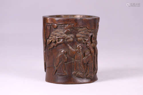 A CHENXIANG WOOD PEN HOLDER WITH STORY PATTERN