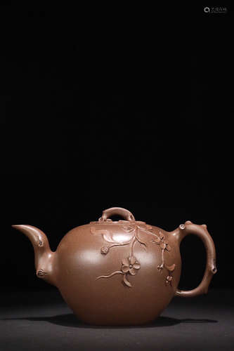 17-19TH CENTURY, A PLUM DESIGN YIXING PURPLE CLAY TEAPOT, QING DYNASTY