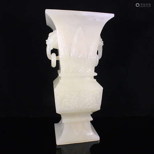 A HETIAN JADE VASE