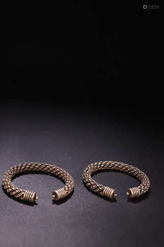 17-19TH CENTURY, A PAIR OF SILVER BRACELET, QING DYNASTY