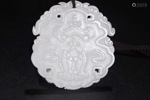 A TIANHUANG JADE PENDANT