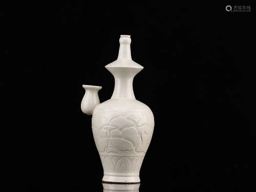 A DING KILN GLAZE VASE WITH TWO MOUTHES