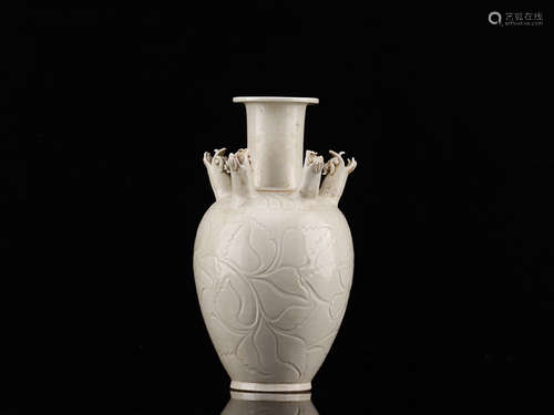 A DING KILN VASE WITH FIVE DRAGON