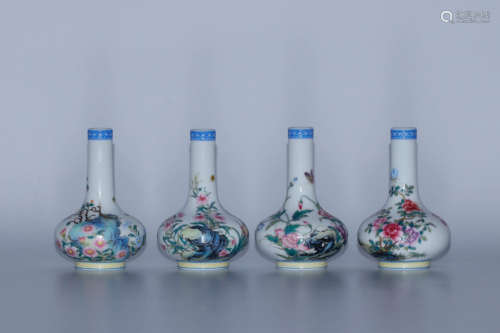 17-19TH CENRUTY, A SET OF FLORAL PATTERN PORCELAIN VASE, QING DYNASTY