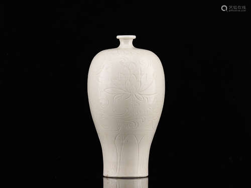 A DING KILN GLAZE MEIPING