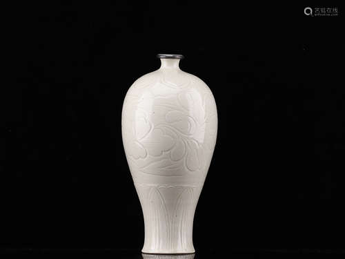 A DING KILN SILVER EDGE VASE