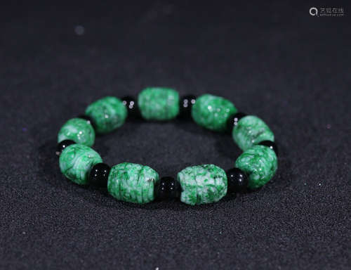 A JADEITE BRACELET