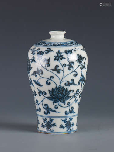 A BLUE AND WHITE PORCELAIN (SLIGHT CRACK)