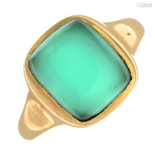 An early 20th century 18ct gold chalcedony ring. The