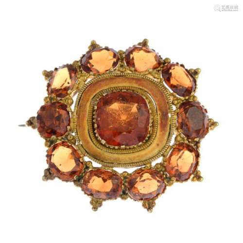 A late Georgian gold hessonite garnet brooch, circa