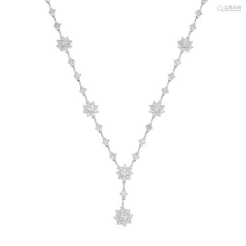 A diamond necklace. Comprising a brilliant-cut diamond