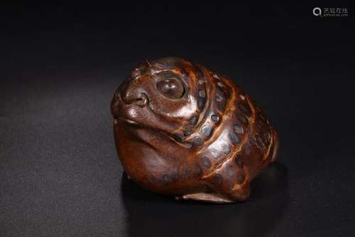 A CARVED BAMBOO TOAD.ANTIQUE