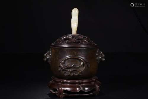 A CARVED BRONZE CENSER AND COVER.MARK OF SON YUE LU