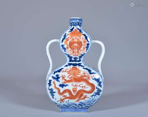 A FAMILLE-ROSE FLOWERS VASE.QING DYNASTY