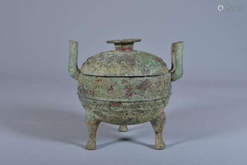 AN ARCHAIC BRONZE RITUAL TRIPOD FOOD VESSEL & COVE.LATE