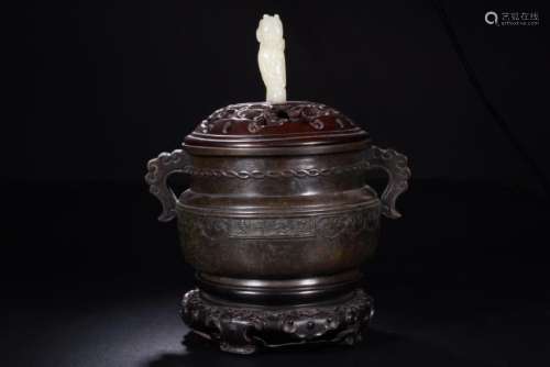 A CARVED BRONZE CENSER AND COVER.MARK OF XUANDE