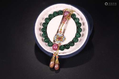 A JADEITE BEAD COURT BRACELET.QING DYNASTY