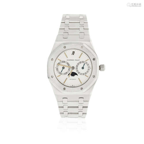 Royal Oak, Circa 2005  Audemars Piguet. A stainless steel automatic calendar bracelet watch with moon phase