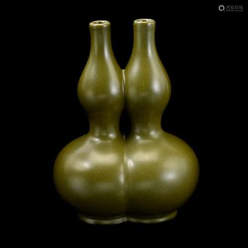 Chinese Tea Dust Glazed Conjoined Vase