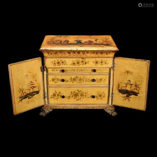 English Regency Chinoiserie Yellow-Ground Vanity