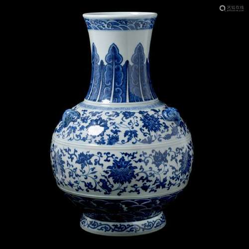 Chinese Blue and White Porcelain Vase