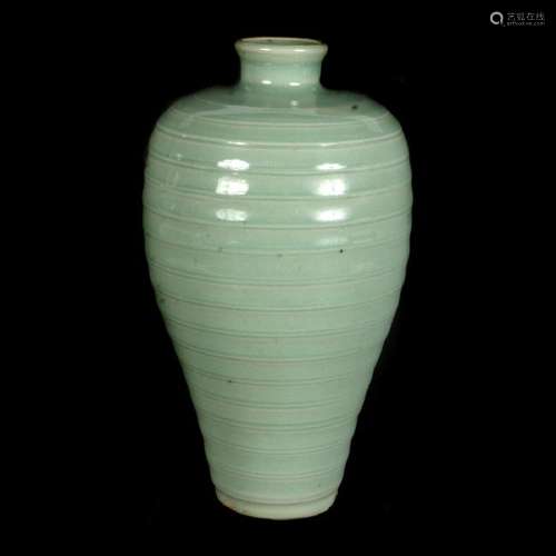 Chinese Longquan Celadon Glazed Meiping Vase