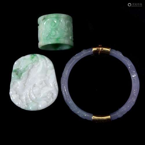 Three Chinese Jade & Jadeite Accessories