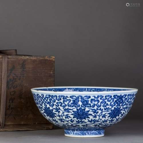 A BLUE AND WHITE PORCELAIN BOWL, QING QIANLONG PERIOD