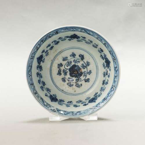 A CHINESE ANTIQUE BLUE & WHITE BOWL