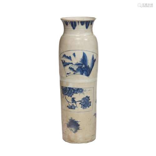 A CHINESE ANTIQUE BLUE & WHITE SLEEVE VASE