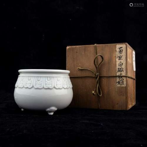 A BLANC DE CHINE WHITE GLAZE CENSER, QING PERIOD