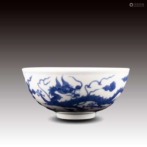 A CHINESE BLUE & WHITE DRAGON BOWL, DAOGUANG PERIOD