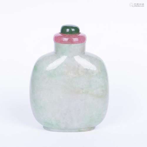 A CHINESE ANTIQUE JADEITE SNUFF BOTTLE, QING DYNASTY