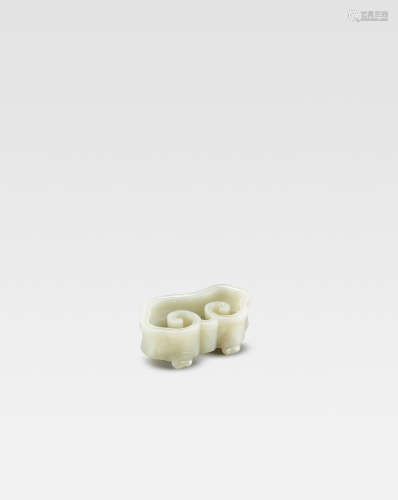 Qianlong A pale green jade 'ruyi' brush washer