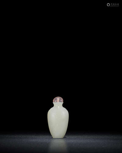 18th/19th century A very fine white jade 'wrapped qin' snuff bottle