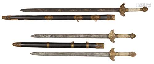 The following lots are from a private UK collection, acquired before 2000. A Chinese ceremonial