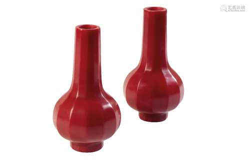 PAIR OF RED GLASS VASES, LATE QING / REPUBLIC PERIOD