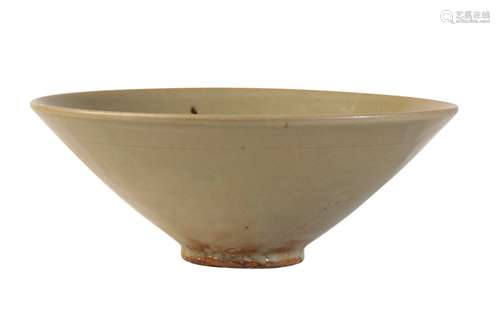 CELADON -GLAZE CONICAL BOWL