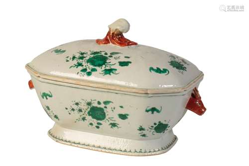 EXPORT TUREEN AND COVER, QING DYNASTY, 19TH CENTURY